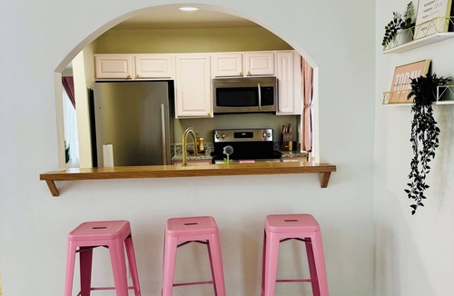 University District House | Golden Rose Townhome, 2br-2.5ba Near UofM/Highland Strip