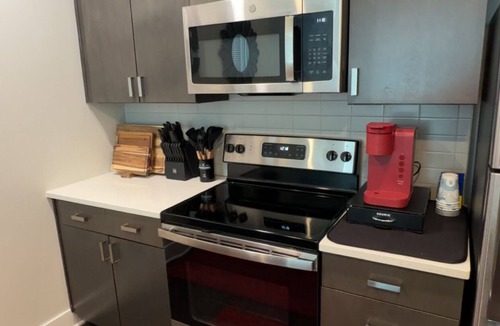 Mount Adams Apartment | Good Vibes Only! Pool and Riverfront View! Walking dist to Banks & Stadiums !