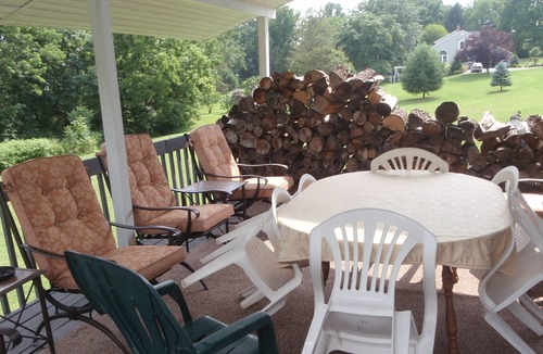 Butztown House | Gorgeous Colonial. Bethlehem area. Only parking for 2 cars. Great deck views