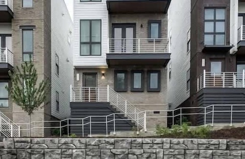 Edgehill House | Gorgeous Nashville Home, 2miles to Lower Broadway
