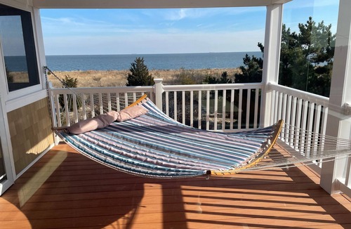 Milford House | Gorgeous pano views, Beach Front Access and hot tub! Your peaceful escape!