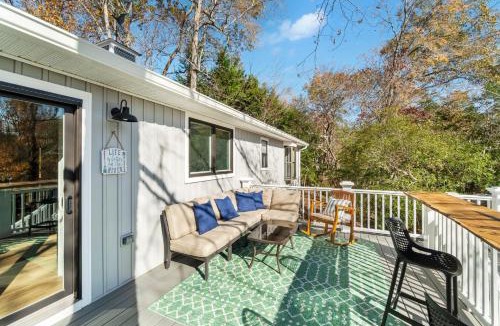 Weems House | Gorgeous Riverfront Getaway with Private Dock!