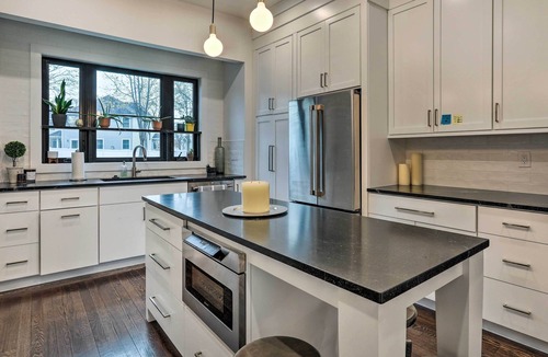 Long Branch House | Grand Long Branch Home: 1 Block to Beach!