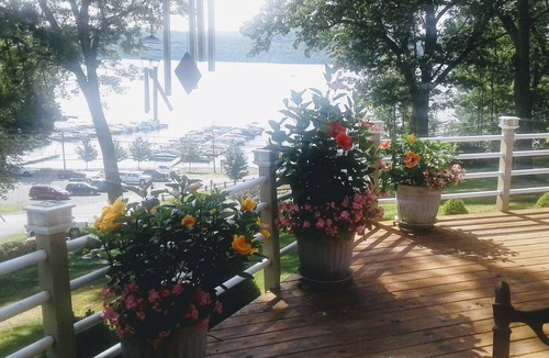 Lakeville House | Grandview Getaway with a Million Dollar View!