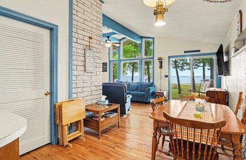 Au Gres House | Grannys Cabin