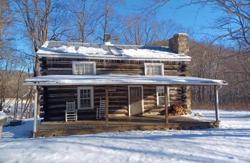 Syria Cabin | Graves Mountain Farm & Lodges