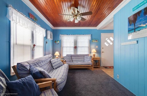 Ocean Grove House | Great Beach Bungalow, steps from the ocean! Free Wifi & Beach Tags!