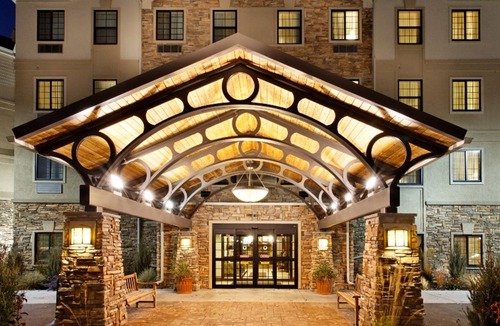 Rossford Condo | Great for Business Travelers! 24h Business Center + Free Breakfast!