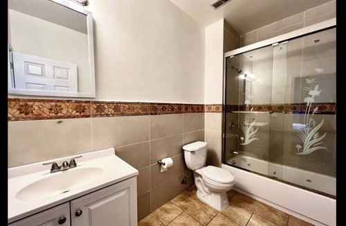 Chinatown Apartment | Great place to stay! 2Bd Apt in Center City next to Reading terminal!