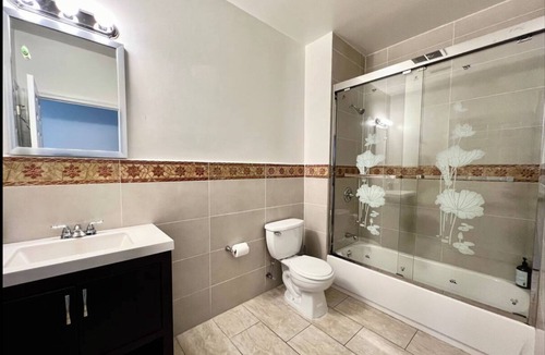 Chinatown Apartment | Great place to stay! 2Bd Apt in Center City next to Reading terminal!