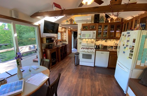 Clearville Cottage | Grouseland's Pondside Vacation Cottage. Pet Friendly.