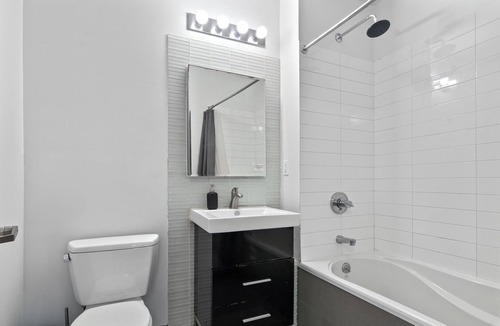 Bushwick Bed & Breakfast | Guest Room Near Williamsburg