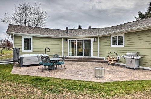 Marlinton House | Guesthouse on Lonesome Hollow Hot Tub and Mtn Views