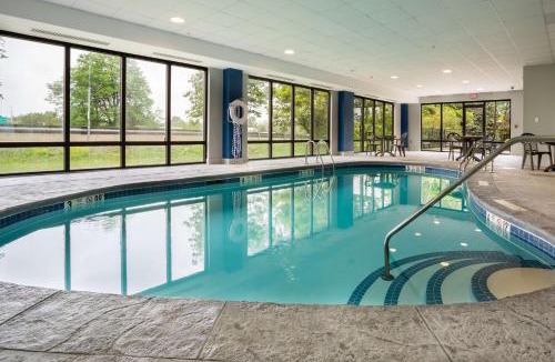 West Seneca Hotel | Hampton Inn Buffalo-South/I-90