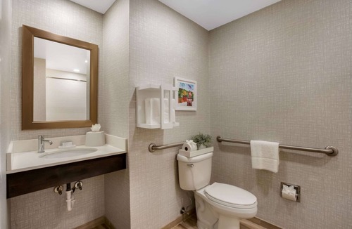 Willow Grove Hotel | Hampton Inn by Hilton Philadelphia/Willow Grove