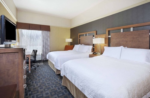 Clinton Hotel | Hampton Inn Clinton
