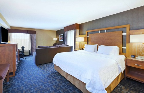 Clinton Hotel | Hampton Inn Clinton