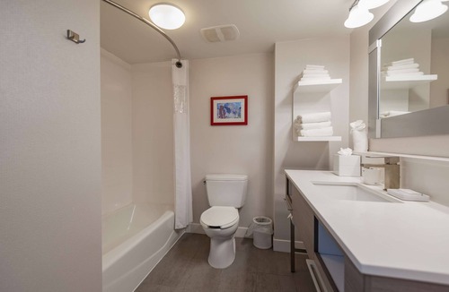 East Windsor Hotel | Hampton Inn East Windsor