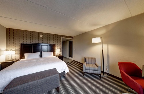Neptune City Hotel | Hampton Inn Neptune/Wall