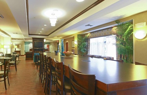 North Brunswick Hotel | Hampton Inn North Brunswick NJ