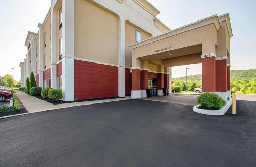 Pine Grove Hotel | Hampton Inn Pine Grove