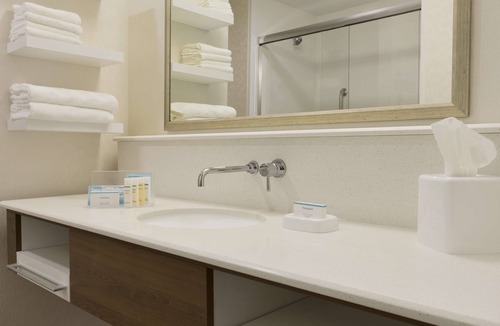 Niles Hotel | Hampton Inn & Suites Niles/Warren