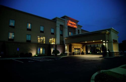 West Middlesex Hotel | Hampton Inn & Suites Sharon