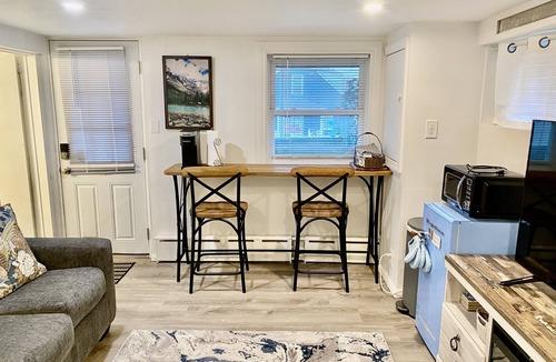 Hartsdale Apartment | Hartsdale Escape: 35 minutes to midtown Manhattan