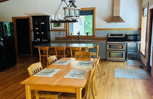 Athens House | Hawk Ridge Retreat - Athens County Getaway