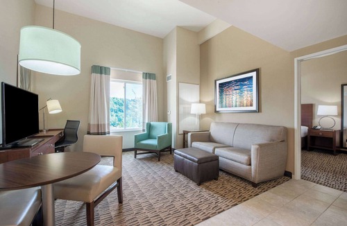 Bridgeport Hotel | Hawthorn Suites by Wyndham Bridgeport/Clarksburg