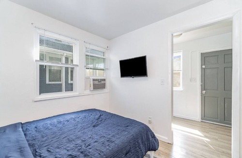 Hanover Apartment | Heart of Hanover Stay!