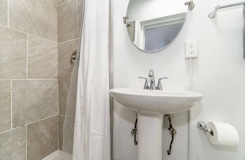 Hanover Apartment | Heart of Hanover Stay!