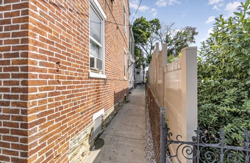 Hanover Apartment | Heart of Hanover Stay!
