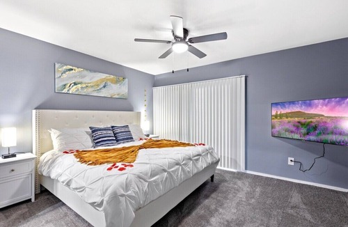 Towson Apartment | Heart of Towson Pool Balcony Gym King Parking