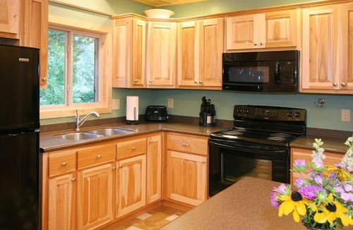 Helen Cabin | Helen Riverside Cabin-Chattahoochee River-Walk to Town