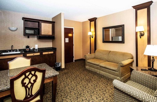 East York Hotel | Heritage Hills Golf Resort