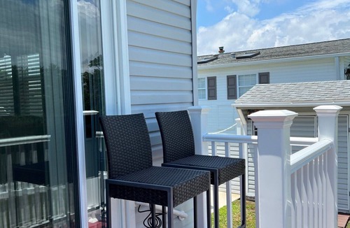 Assateague Pointe House | Heron Hut - 2 bdrm, 1 bath home on quite pond with private WIFI