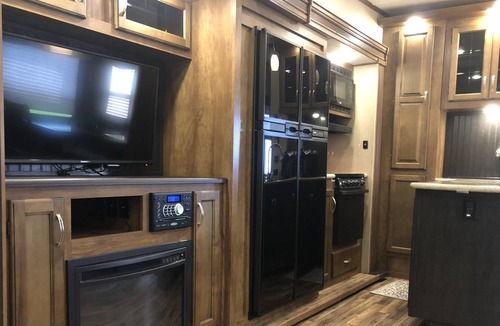 Grantville House | Hershey Luxury RV & Campsite