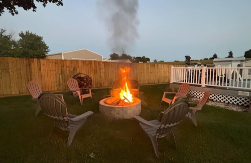 Mount Aetna House | Hershey Retreat | Pool, Spa, Sauna, Plunge, & Pond