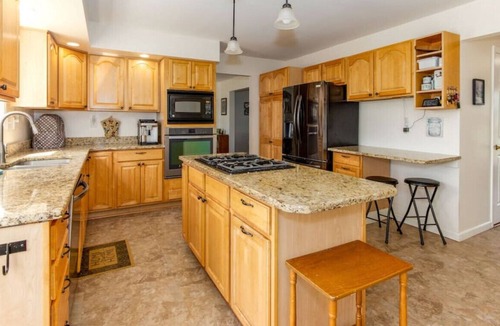 Bellefonte House | HH Horse Retreat - only 9 miles from PSU!