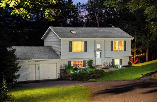 Bushkill House | Hideaway/Hot Tub/Sunna/Lake/Kayaks/Pool