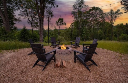 Shippenville Cabin | Hidden Creek Hideaway - Cozy Log Cabin w/Hot Tub, Fire Pit & Scenic Views