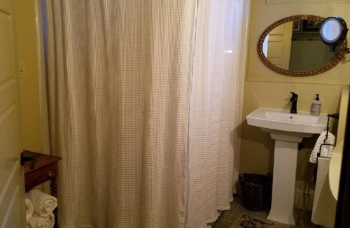 Historic Montford House | Hidden Treasure Near Downtown!