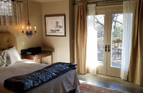 Historic Montford House | Hidden Treasure Near Downtown!