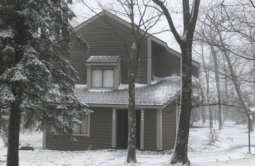 Hidden Valley Condo | Hidden Valley - Walk to Slopes and Pool - 2 BR with Fireplace + WIFI
