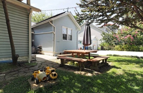 Eastport Apartment | Hideaway in the middle of everything