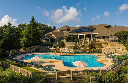 Chestnut Springs Condo | Highridge Court 19 with Wintergreen Advantage
