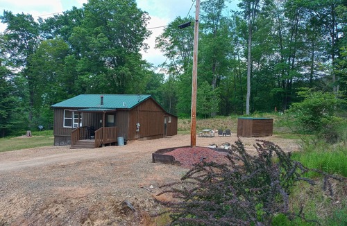 Benezette Cabin | Hillbilly Hilton @ Wilson's Paradise Lodging Medix Run Benezette Twp