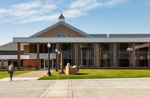 Hillsdale Hotel | Hillsdale College Dow Hotel and Conference Center