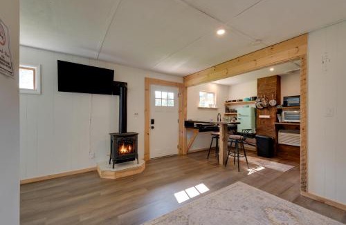 Hillsgrove House | Hillsgrove Creekside Cabin Close to Hiking